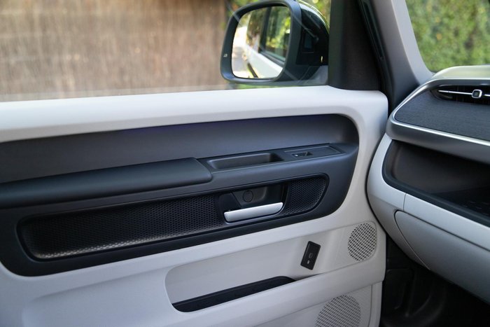 2025 Volkswagen ID. Buzz Pro BEV560