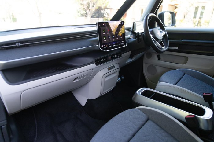 2025 Volkswagen ID. Buzz Pro BEV560