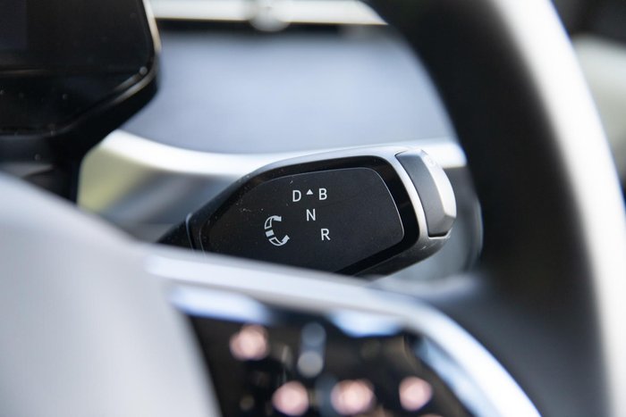 2025 Volkswagen ID. Buzz Pro BEV560