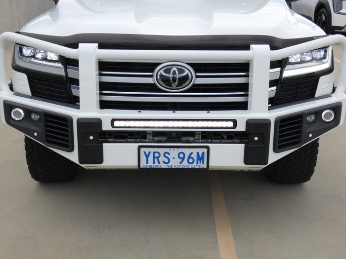 2022 Toyota Landcruiser LC300 VX (4x4)