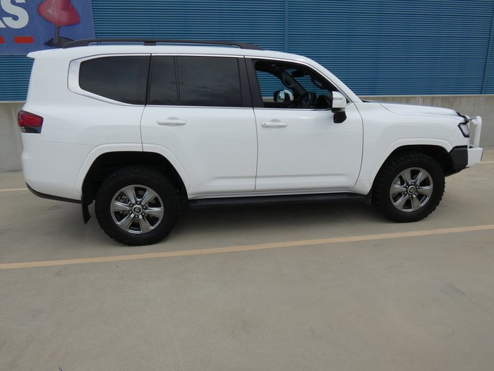 2022 Toyota Landcruiser LC300 VX (4x4)