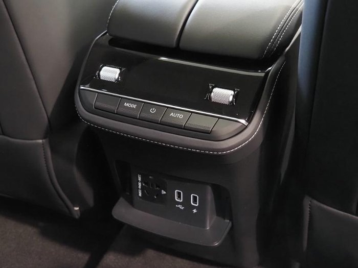 2025 LDV D90 Executive