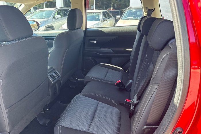 2020 Mitsubishi Outlander ES