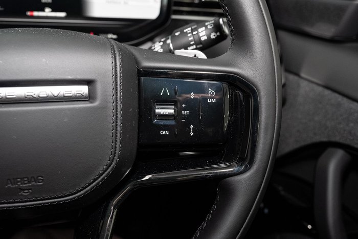 2025 Land Rover Range Rover Sport D250 Dynamic SE