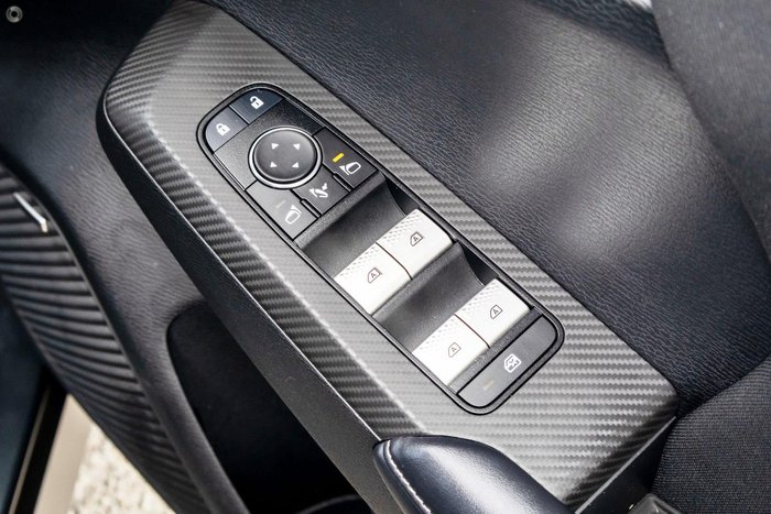 2025 Mitsubishi Outlander LS