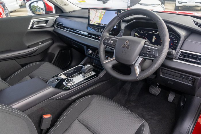 2025 Mitsubishi Outlander LS