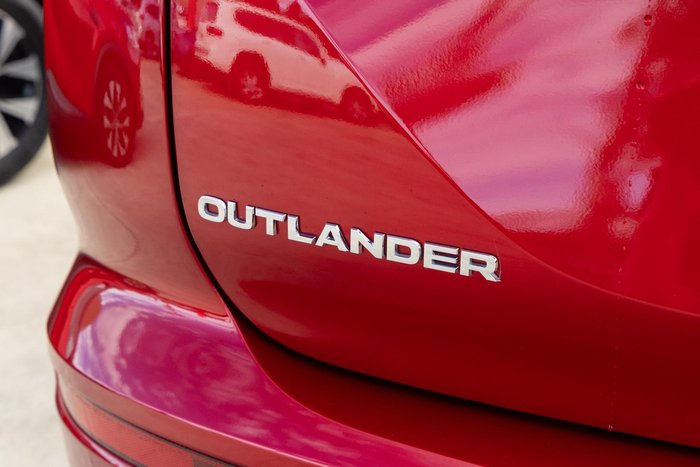 2025 Mitsubishi Outlander LS