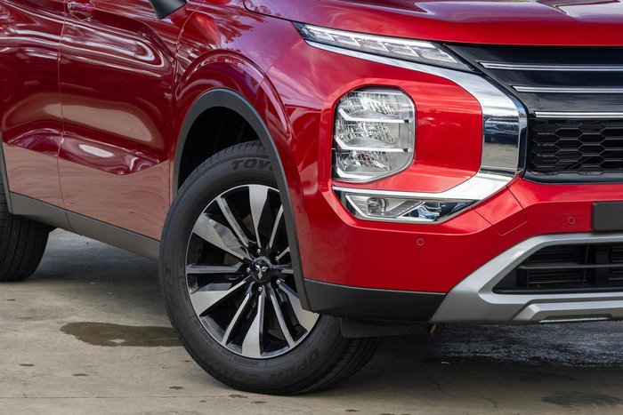 2025 Mitsubishi Outlander LS