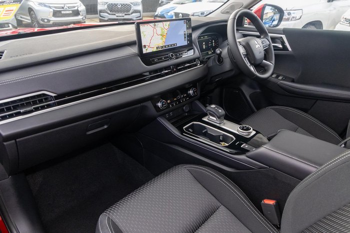2025 Mitsubishi Outlander LS