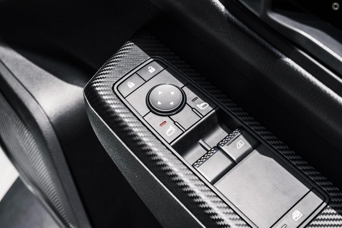 2025 Mitsubishi Triton GLX