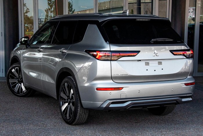 2025 Mitsubishi Outlander Exceed