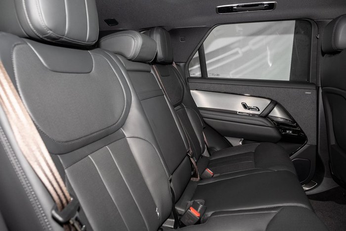 2025 Land Rover Range Rover Sport D250 Dynamic SE