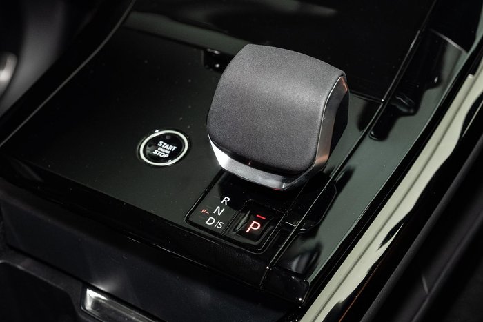 2025 Land Rover Range Rover Sport D250 Dynamic SE