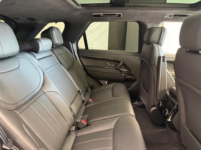 2025 Land Rover Range Rover Sport D250 Dynamic SE