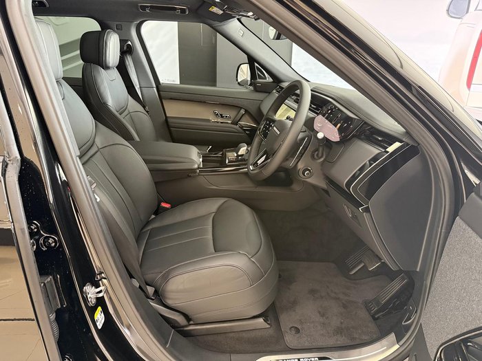 2025 Land Rover Range Rover Sport D250 Dynamic SE