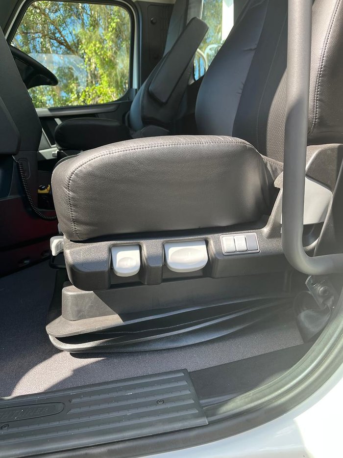 2024 Freightliner Cascadia 116 Tipper White