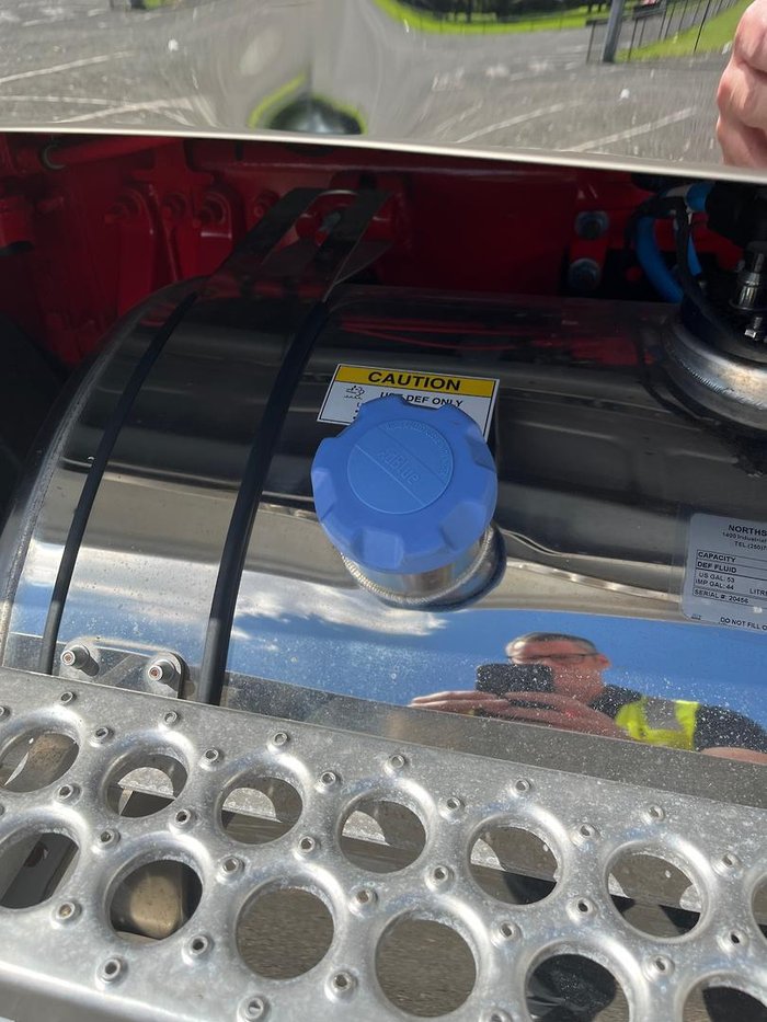 2024 Freightliner Cascadia 116 Tipper White