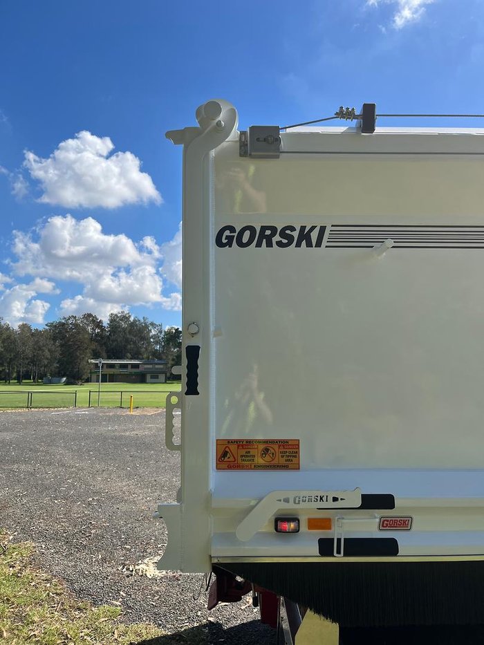 2024 Freightliner Cascadia 116 Tipper White