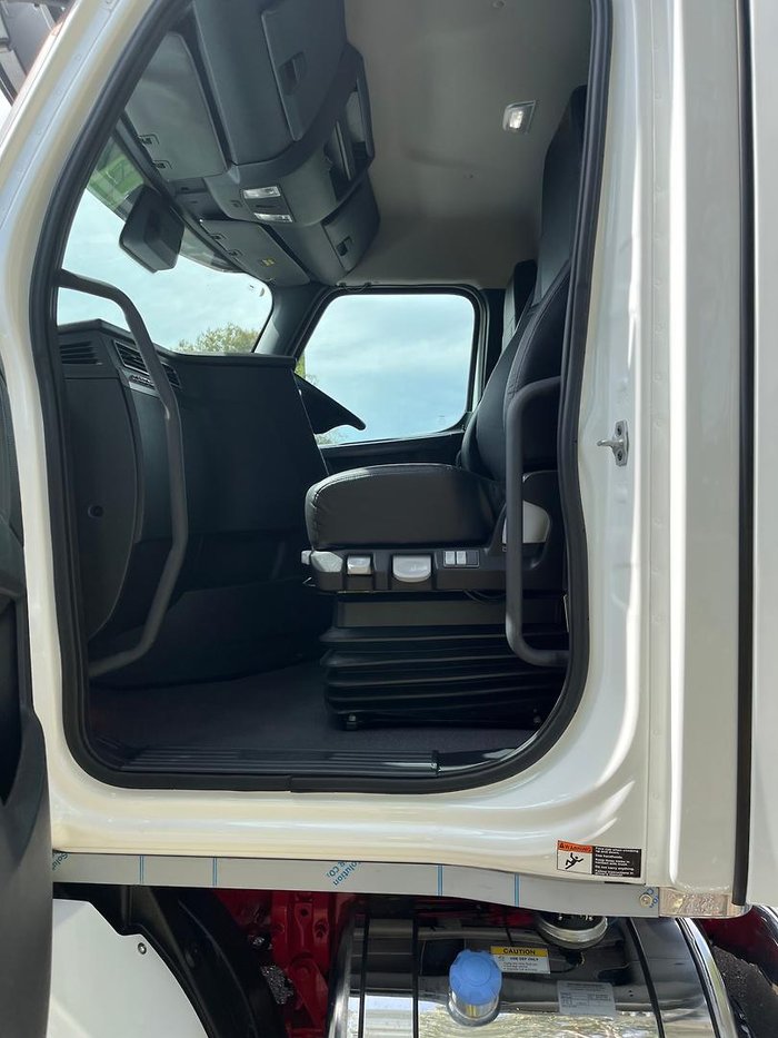 2024 Freightliner Cascadia 116 White