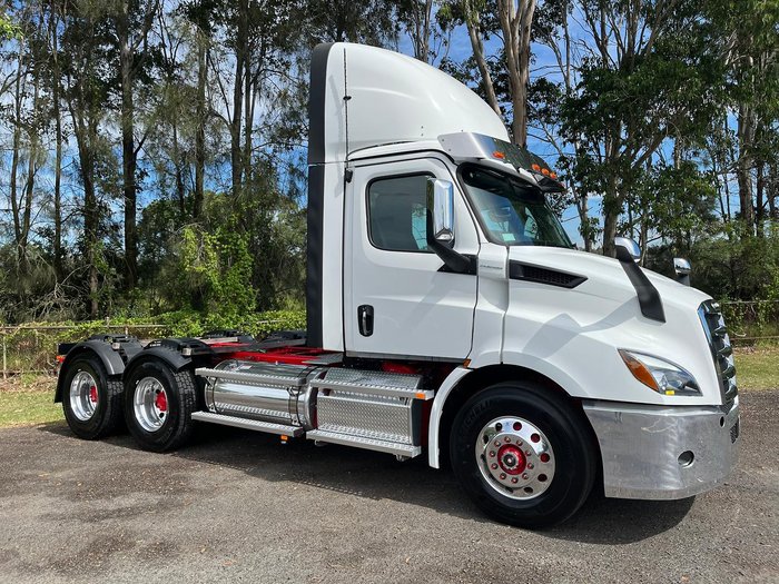 2024 Freightliner Cascadia 116 White