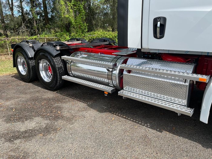 2024 Freightliner Cascadia 116 White