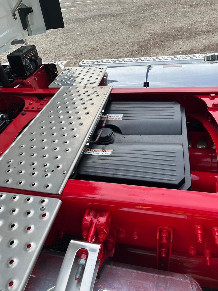 2024 Freightliner Cascadia 116 White