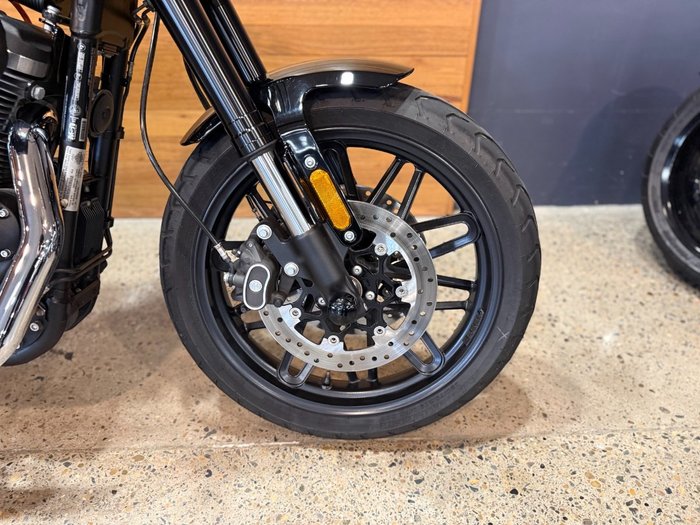 2017 Harley-davidson XC1200CX ROADSTER Black