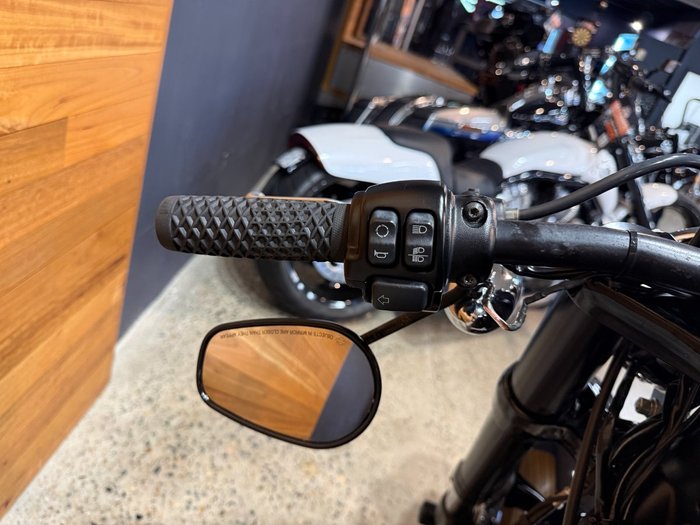 2017 Harley-davidson XC1200CX ROADSTER Black