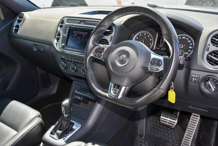2015 Volkswagen Tiguan 155TSI R-Line