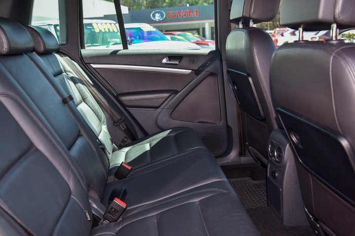 2015 Volkswagen Tiguan 155TSI R-Line