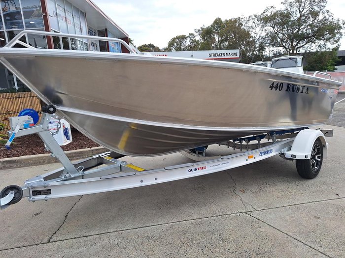 2025 QUINTREX 440 Busta