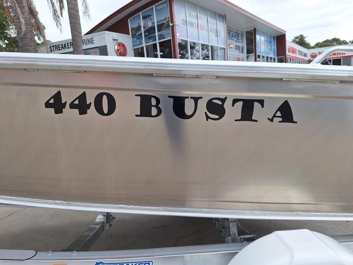 2025 QUINTREX 440 Busta