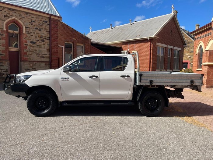 2021 Toyota Hilux SR