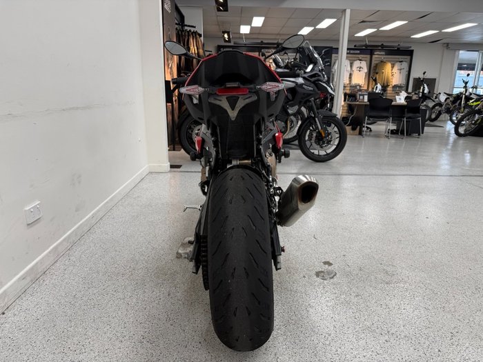 2022 BMW Motorrad S 1000 R Red