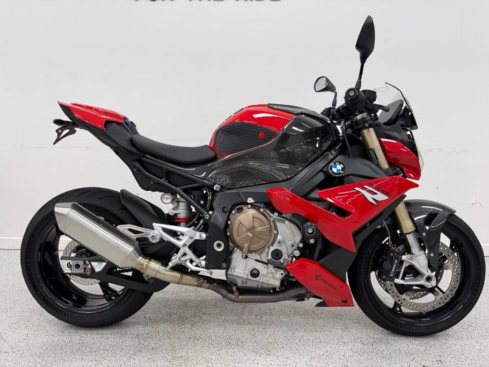 2022 BMW Motorrad S 1000 R Red