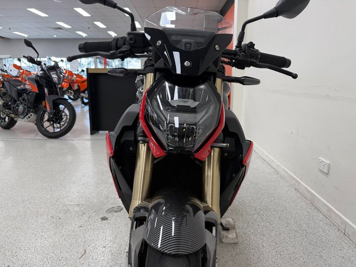 2022 BMW Motorrad S 1000 R Red