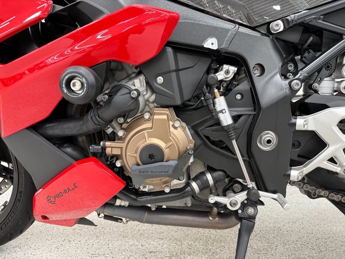 2022 BMW Motorrad S 1000 R Red