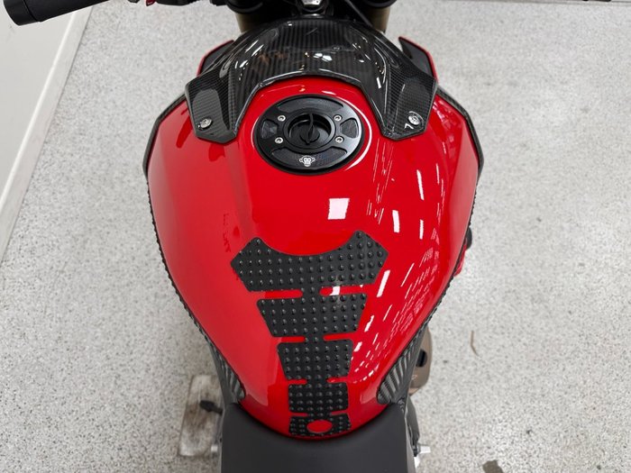 2022 BMW Motorrad S 1000 R Red