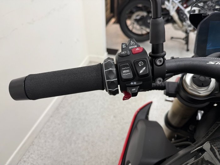 2022 BMW Motorrad S 1000 R Red