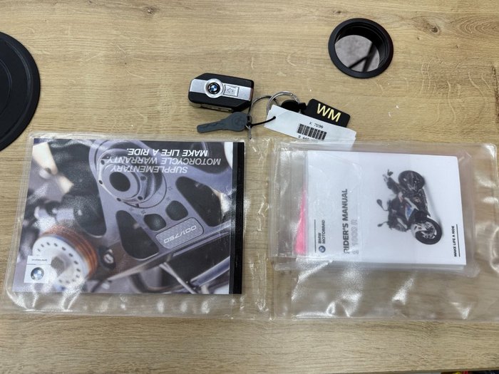 2022 BMW Motorrad S 1000 R Red