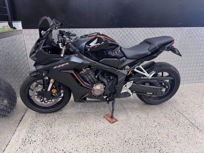 2022 Honda CBR650R BLACK
