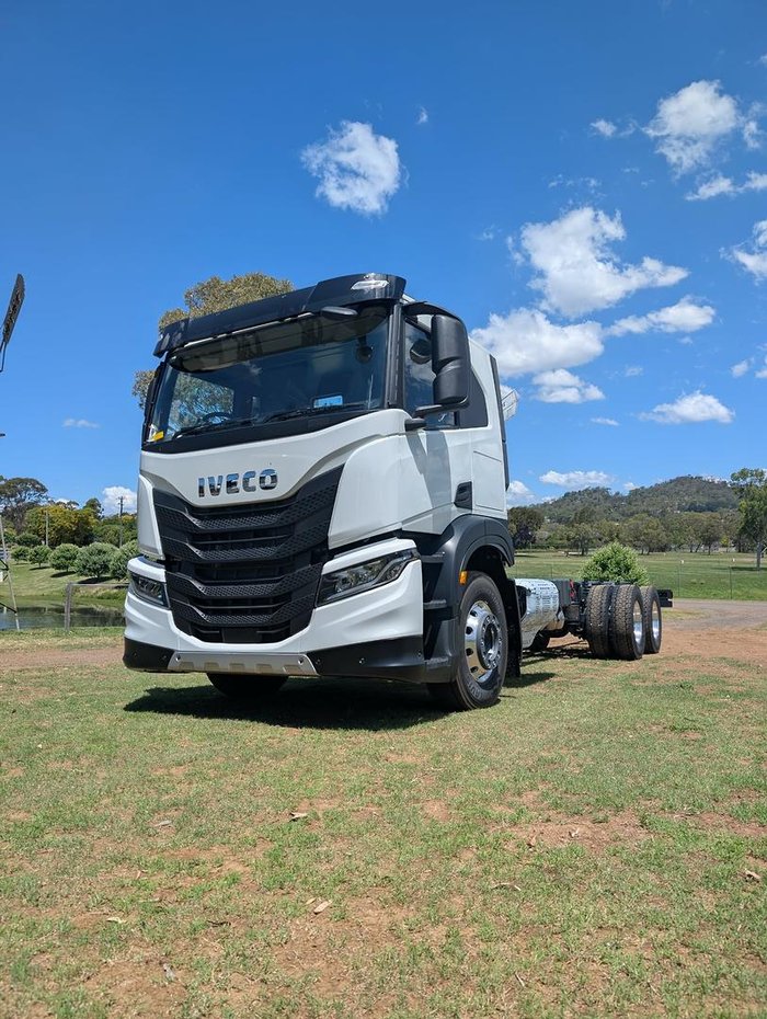 2025 Iveco S-Way AT230