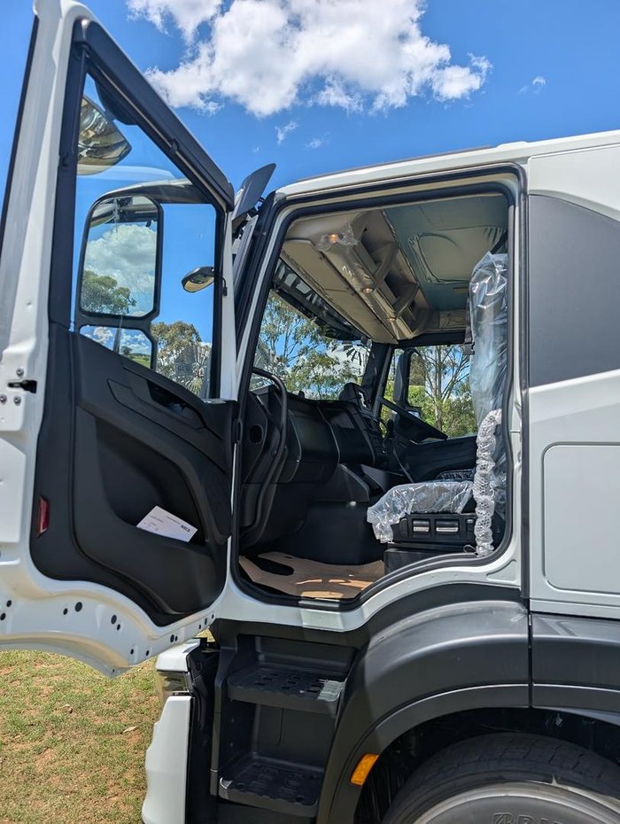2025 Iveco S-Way AT230
