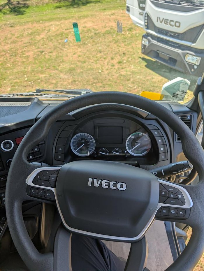 2025 Iveco S-Way AT230