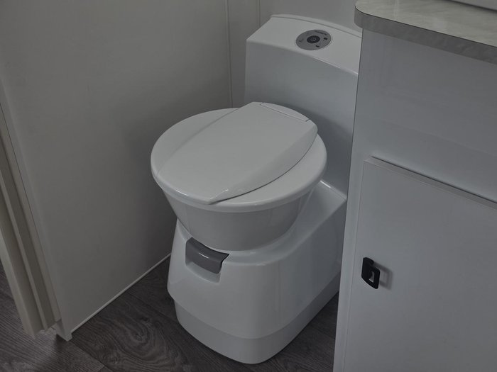 2023 JB Caravans Scorpion Sting Air 23'6 Rd Club