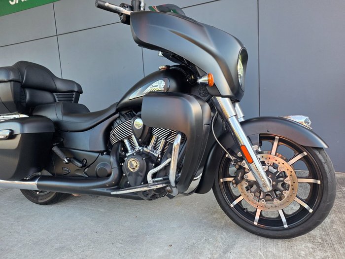 2020 INDIAN ROADMASTER GREY SMK/BLACK SMK BLACK