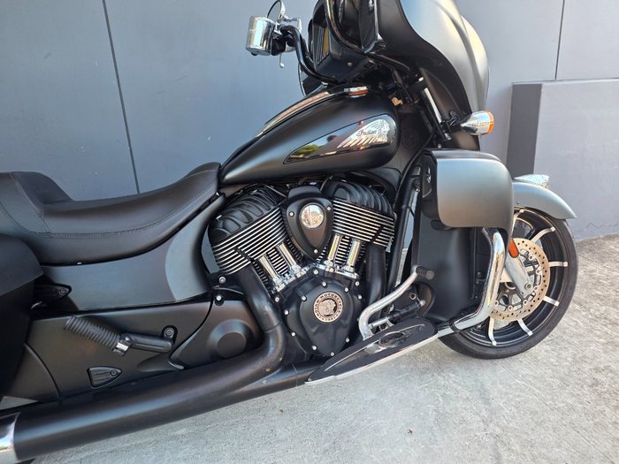2020 INDIAN ROADMASTER GREY SMK/BLACK SMK BLACK