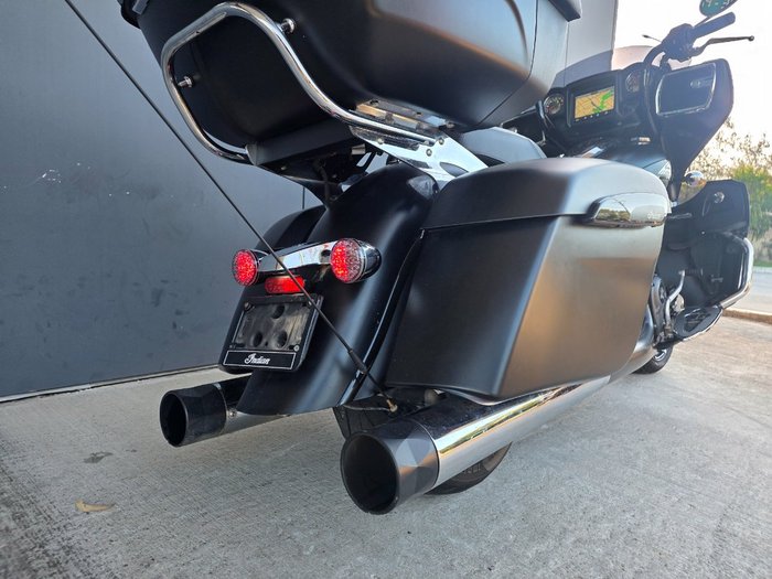 2020 INDIAN ROADMASTER GREY SMK/BLACK SMK BLACK