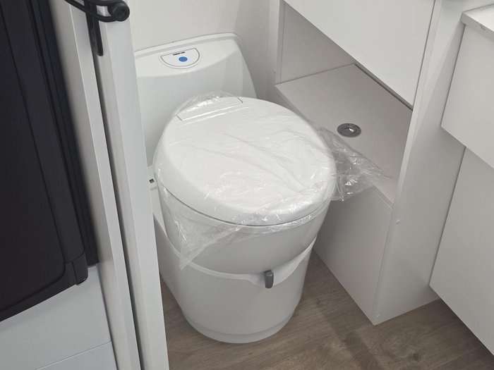 2025 New Age Caravans Manta Ray Mr16er Escape