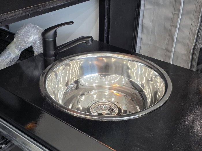 2025 JB Caravans Scorpion Sting Air 21'6 Rd Club